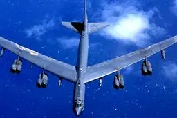 فرود ۴ فروند بمب افکن B-۵۲ Stratofortress آمریکا به منطقه 