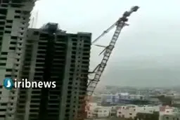 سقوط هولناک جرثقیل ساختمانی