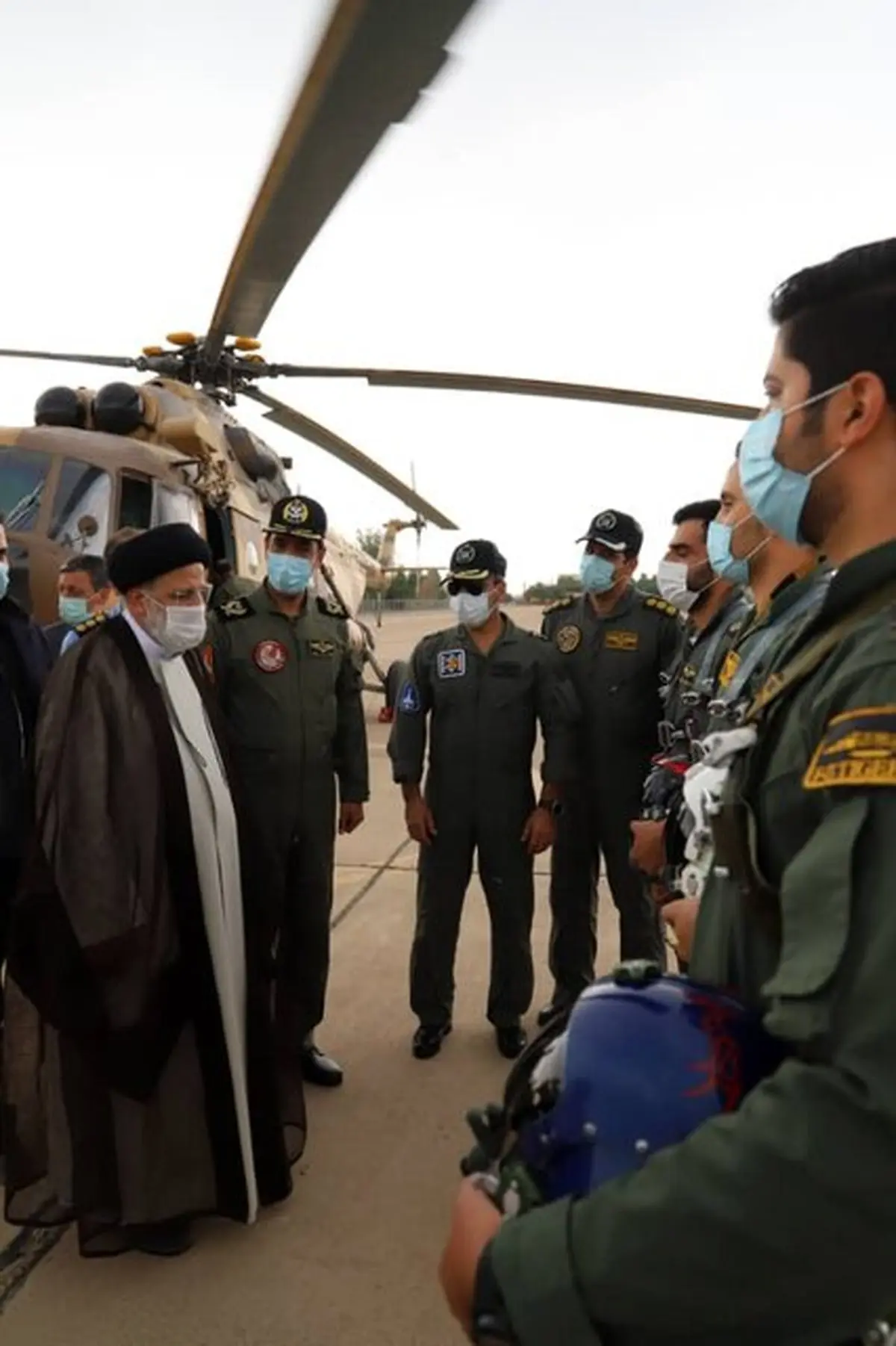 بازدید رئیسی از پایگاه شکاری وحدتی دزفول