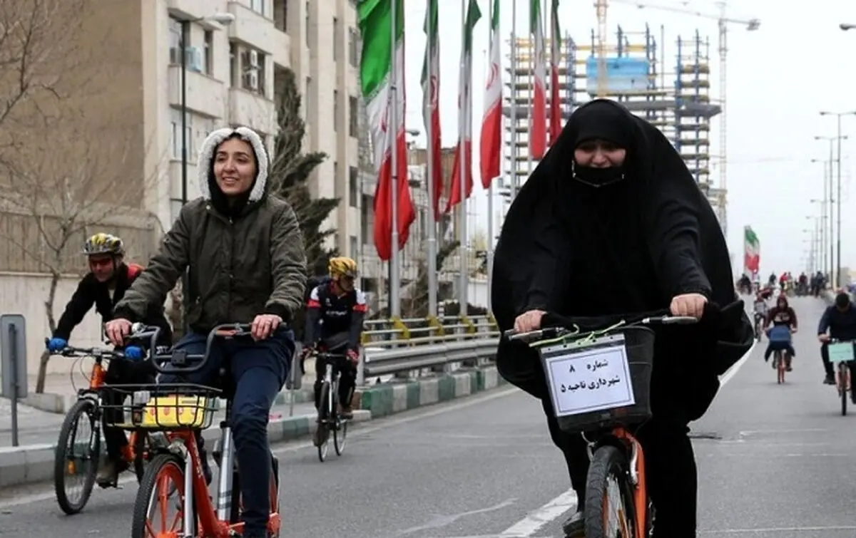 زنان در تنگنای قانون و افراطی گری