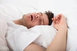 بروز این علائم پس از ۳۰سالگی نشانه حمله قلبی است؛ جدی بگیرید

