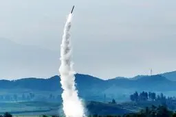 پرتاب موشک دوربرد به سوی دریای شرق