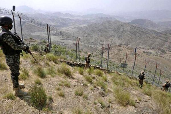 جنگ بزرگ آغاز شد | تبادل آتش در مرز پاکستان و افغانستان| یک نیروی طالبان کشته شد