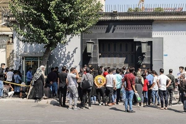 کارشکنی سفارت افغانستان در تهران یا تعلل وزارت امور خارجه؟