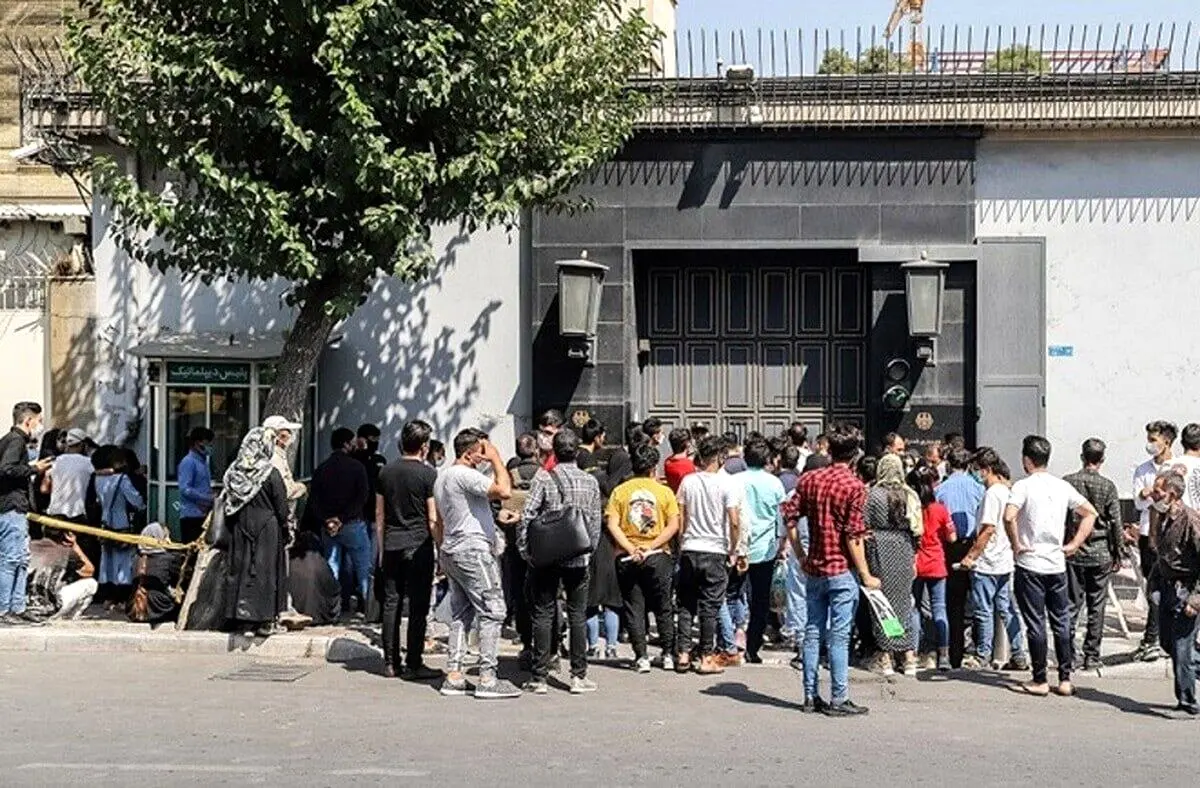 کارشکنی سفارت افغانستان در تهران یا تعلل وزارت امور خارجه؟