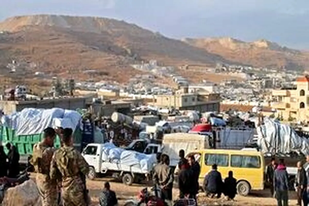 سوری‌ها از مناطق تحت کنترل عناصر الجولانی فرار می‌کنند