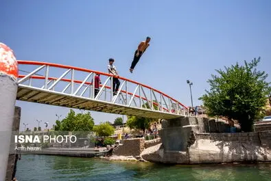 شنا در رودخانه