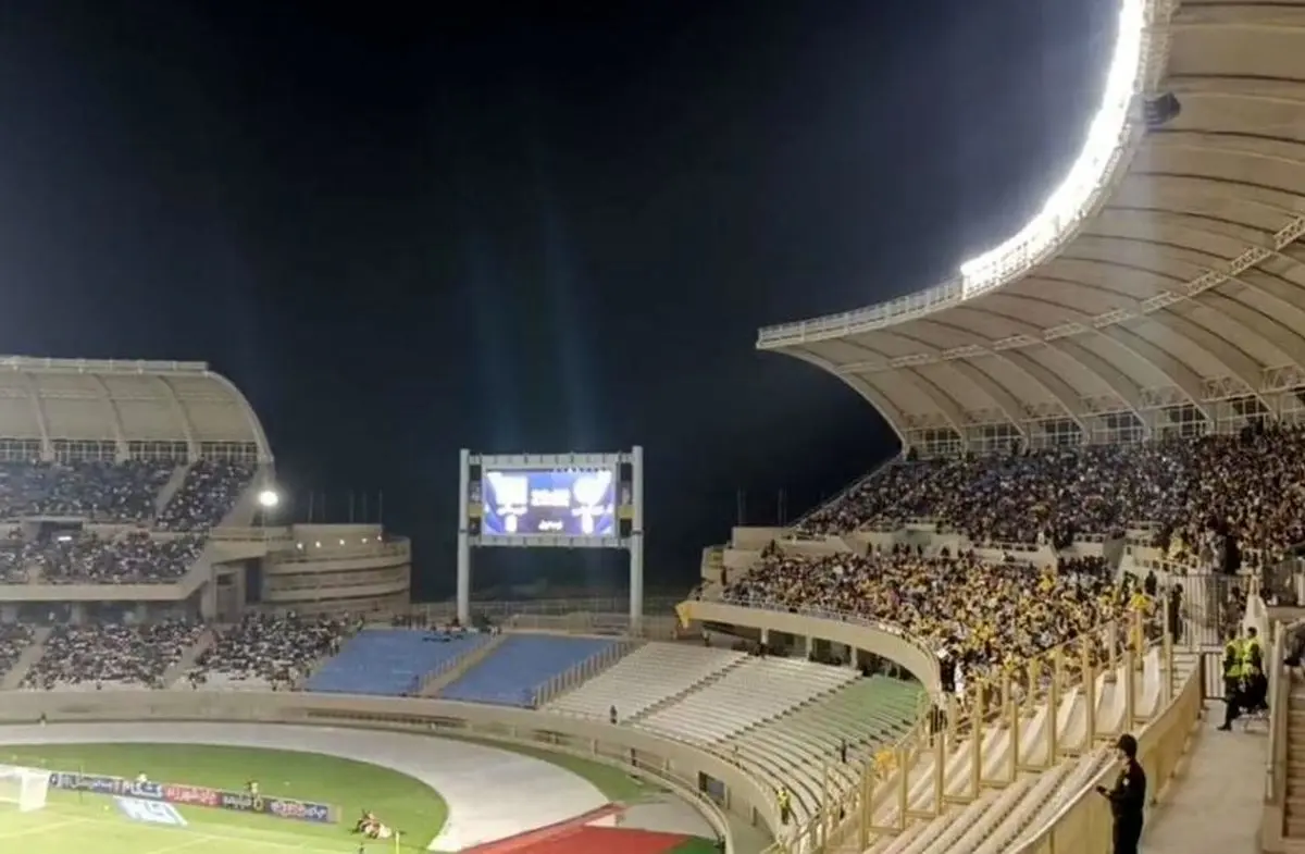 لحظه فاجعه ریزش سقف ورزشگاه پارس شیراز