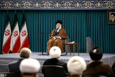 رهبر انقلاب سران