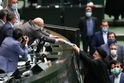 تقدیم لایحه بودجه ۱۴۰۳ به مجلس به تعویق افتاد