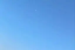 آسمان حیفا پس از حمله موشکی حزب الله