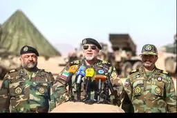 دشمنان حماقتی کنند طومارشان را درهم خواهیم پیچید