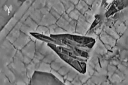 دو فروند جنگنده F-14 ایران روی باند هدف قرار گرفت؟