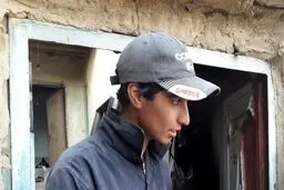 دختری که بخاطر یک لقمه نان حلال لباس مردانه می‌پوشد!+عکس