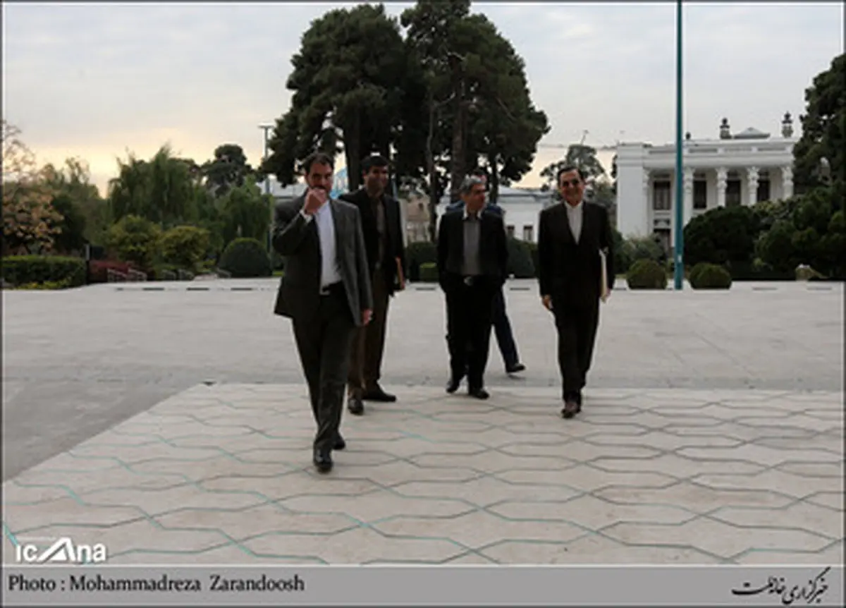 حاشیه‌هایی از ورود  روحانی به  مجلس/ تصاویر