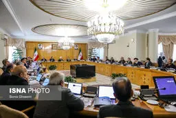 تصاویری از حواشی حضور وزرا و معاونان روحانی در حیاط پاستور