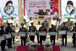 تصاویر / تشییع پیکر ۲ شهید گمنام در نمایشگاه تهران