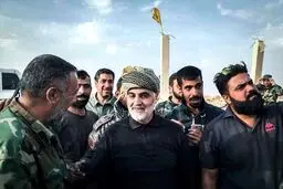تصاویری از حضور سرزده و متفاوت سردار سلیمانی در سوریه