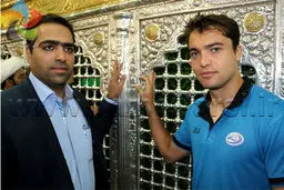 عکس/بازیکن‌مسیحی‌درحرم‌حضرت‌معصومه(س)