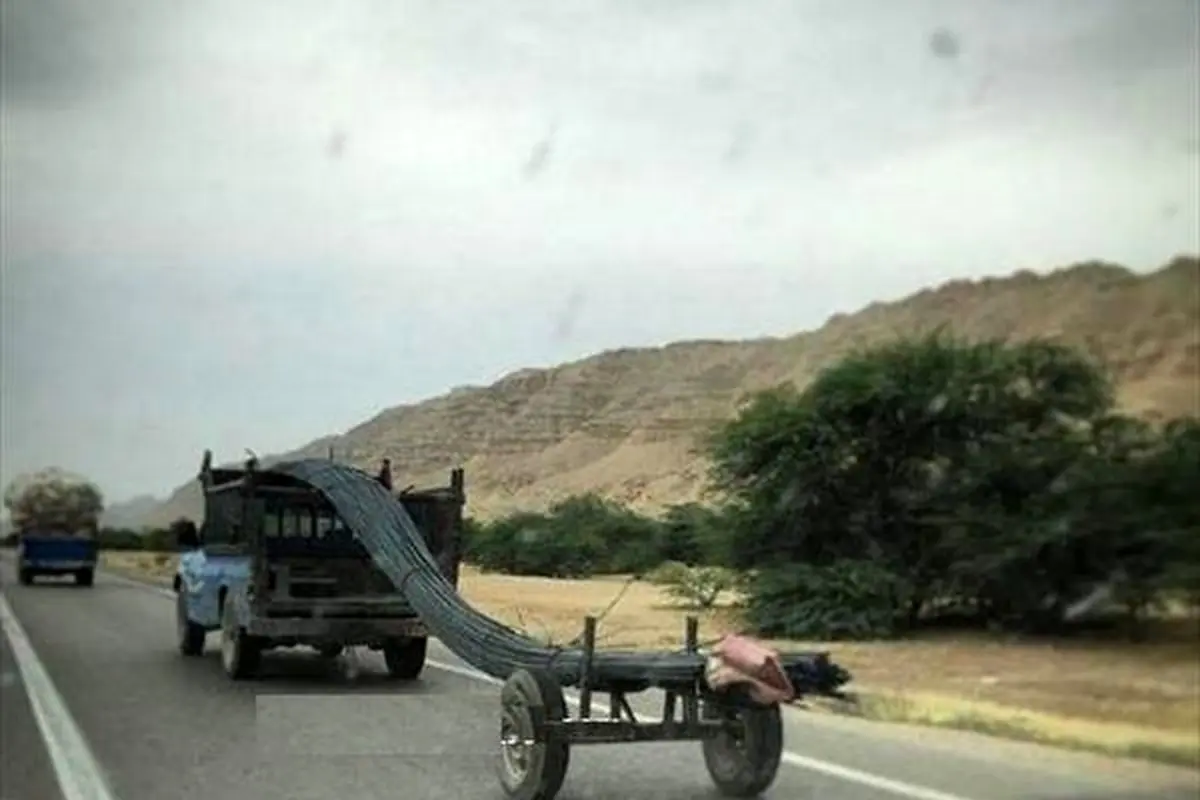 خلاقیت عجیب و خطرناک یک نیسان آبی/ عکس