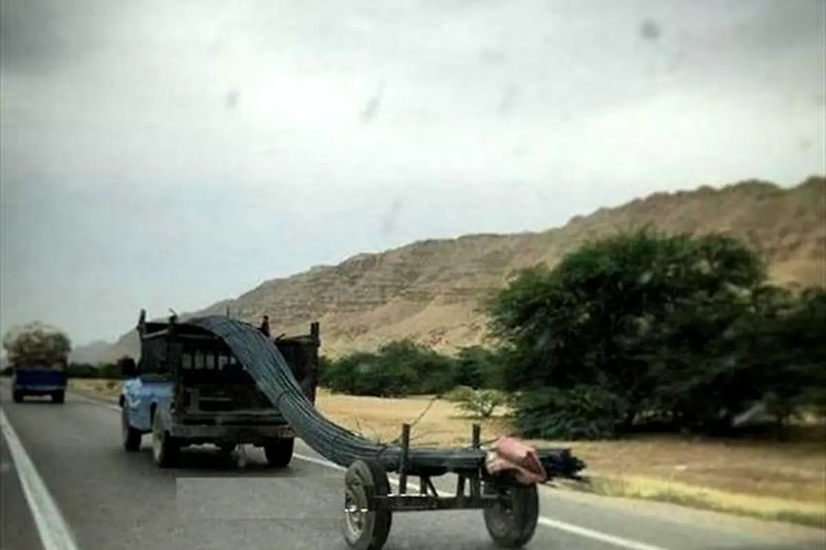 خلاقیت عجیب و خطرناک یک نیسان آبی/ عکس