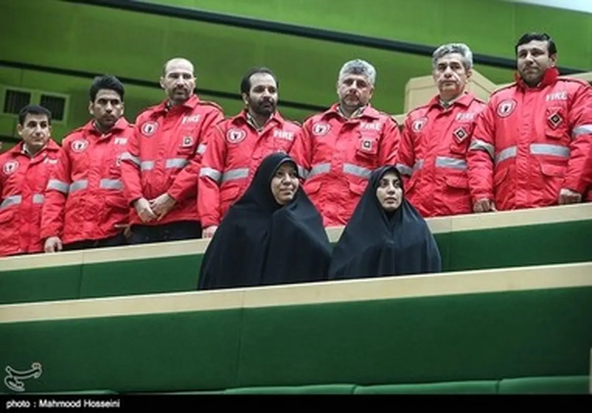 مهمترین تصاویر 24 ساعت گذشته/ از اعتراضات گسترده در فرودگاه های آمریکا تا آتش نشانان در مجلس