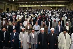 تصاویری از دیدار صمیمی روحانی با علما و فرهیختگان اهل سنت