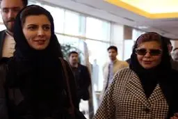 لیلا حاتمی با مادرش به برج میلاد آمد/ تصاویر