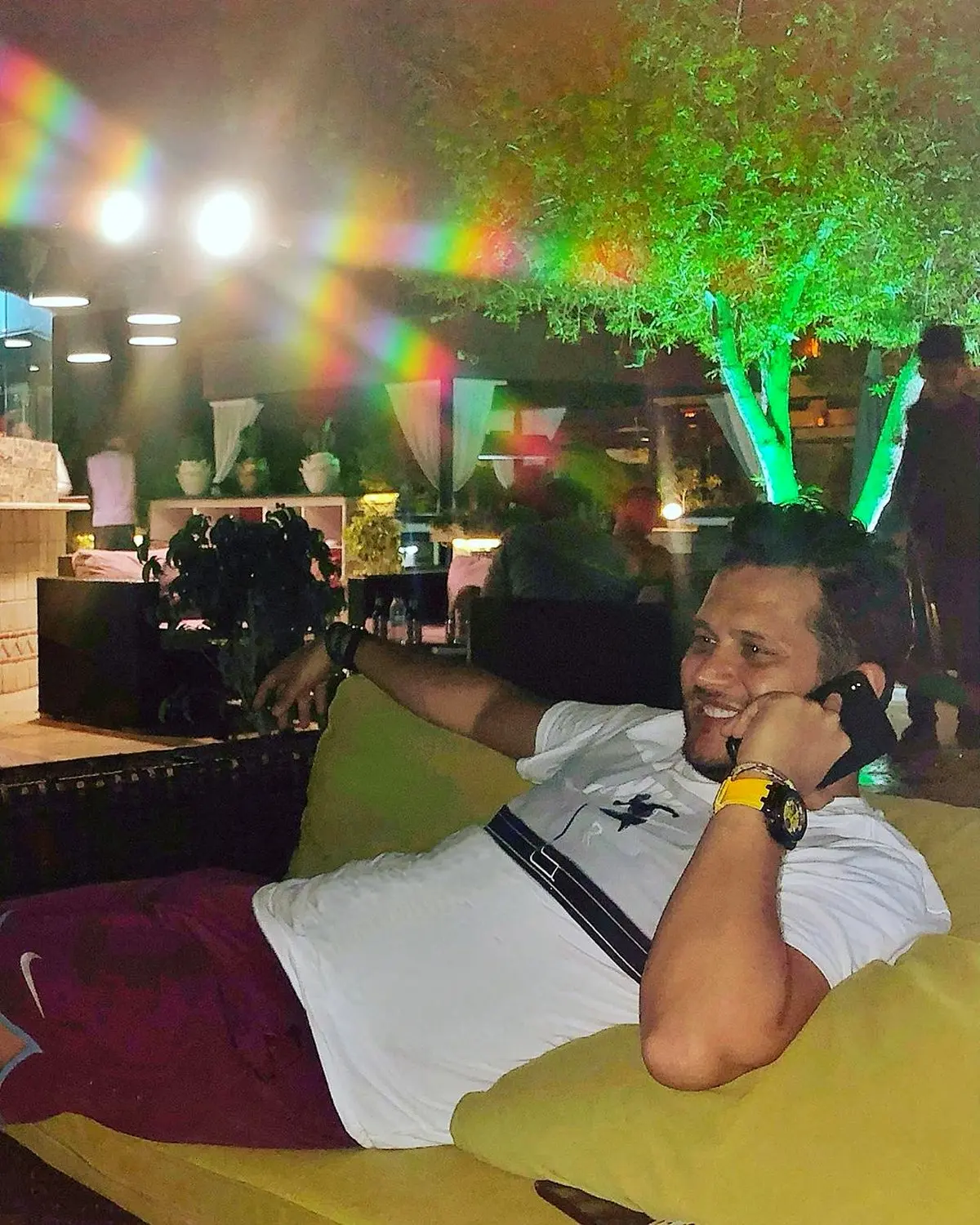 عكس جنجالي سياوش خيرابي در حال استراحت