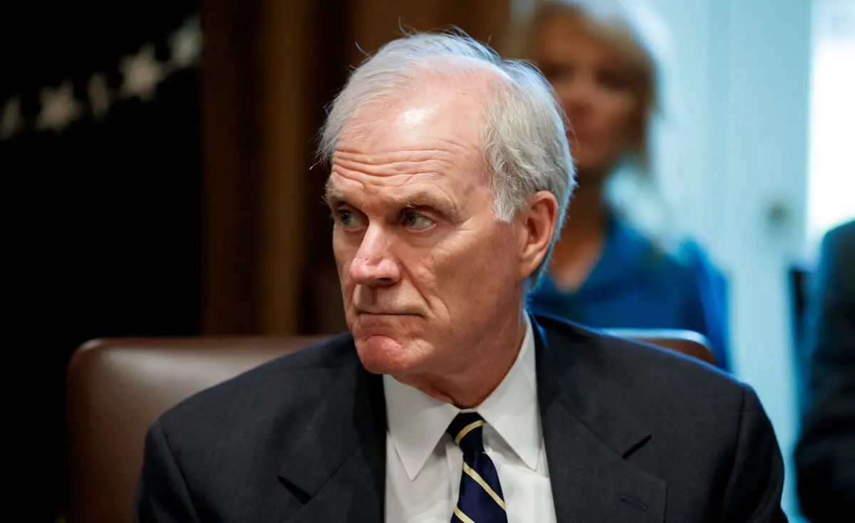 اخراج وزیر نیروی دریایی آمریکا به دلیل مخالفت با ترامپ!