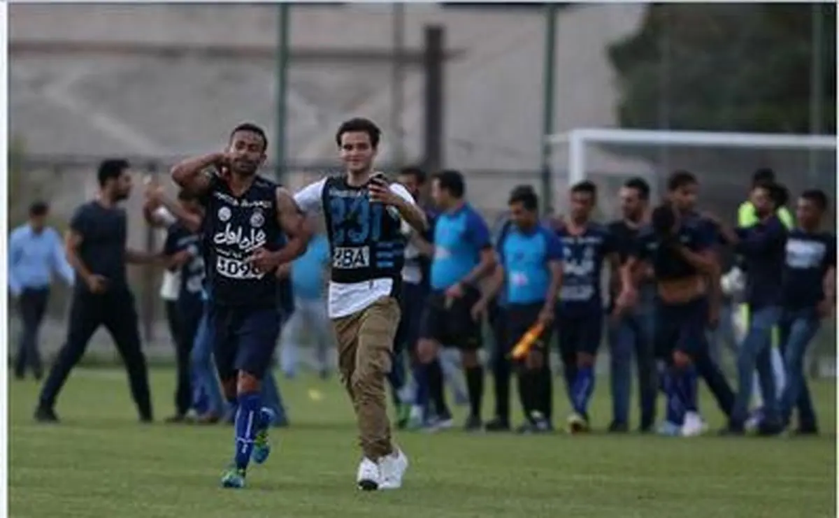 هجوم هواداران و فرار بازیکنان استقلال/عکس