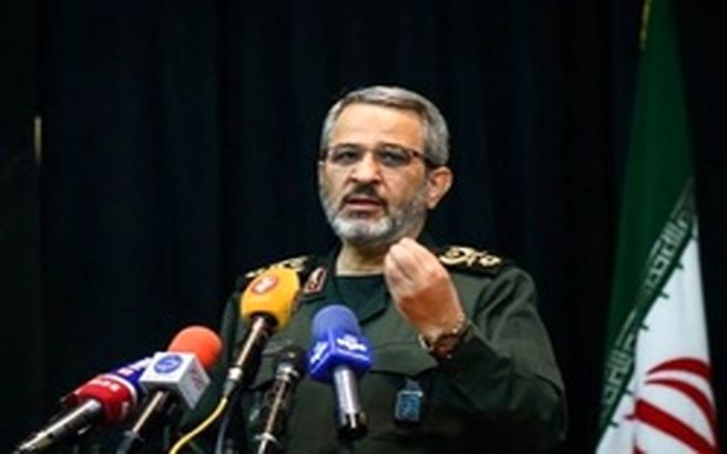 انتقاد مشاور عالی فرمانده کل سپاه از سفر ظریف به فرانسه: خدا نکند از روی استیصال و خودباختگی باشد