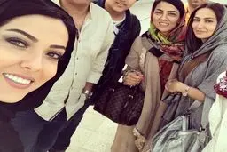 عکس هایی از لیلا اوتادی در کنار خواهرانش
