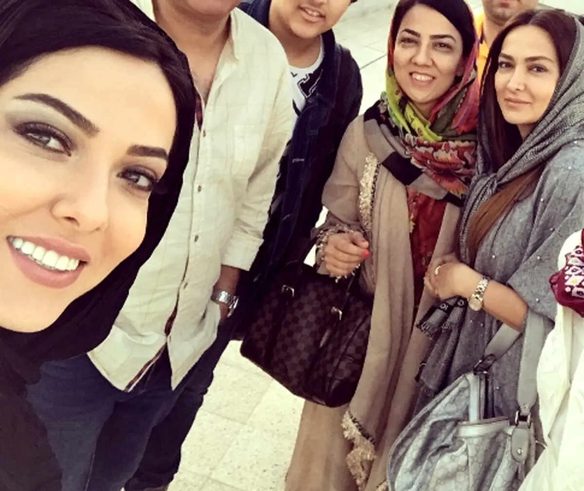 عکس هایی از لیلا اوتادی در کنار خواهرانش