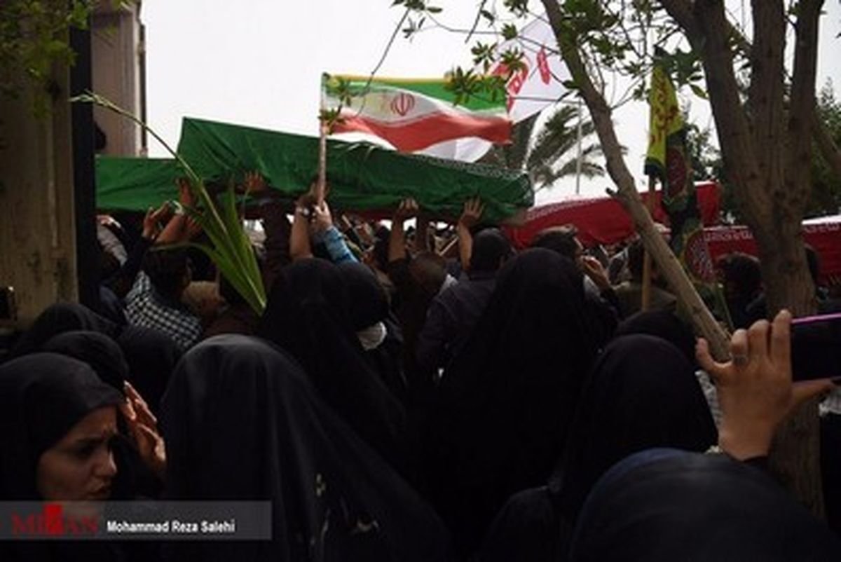 ورود پیکر مطهر ۱۶۵ شهید دوران دفاع مقدس به کشور/تصاویر