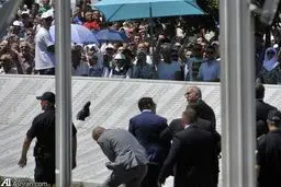 حمله به نخست وزیر صربستان با سنگ و بطری و کفش در سالگرد کشتار سربرنیتسا +عکس