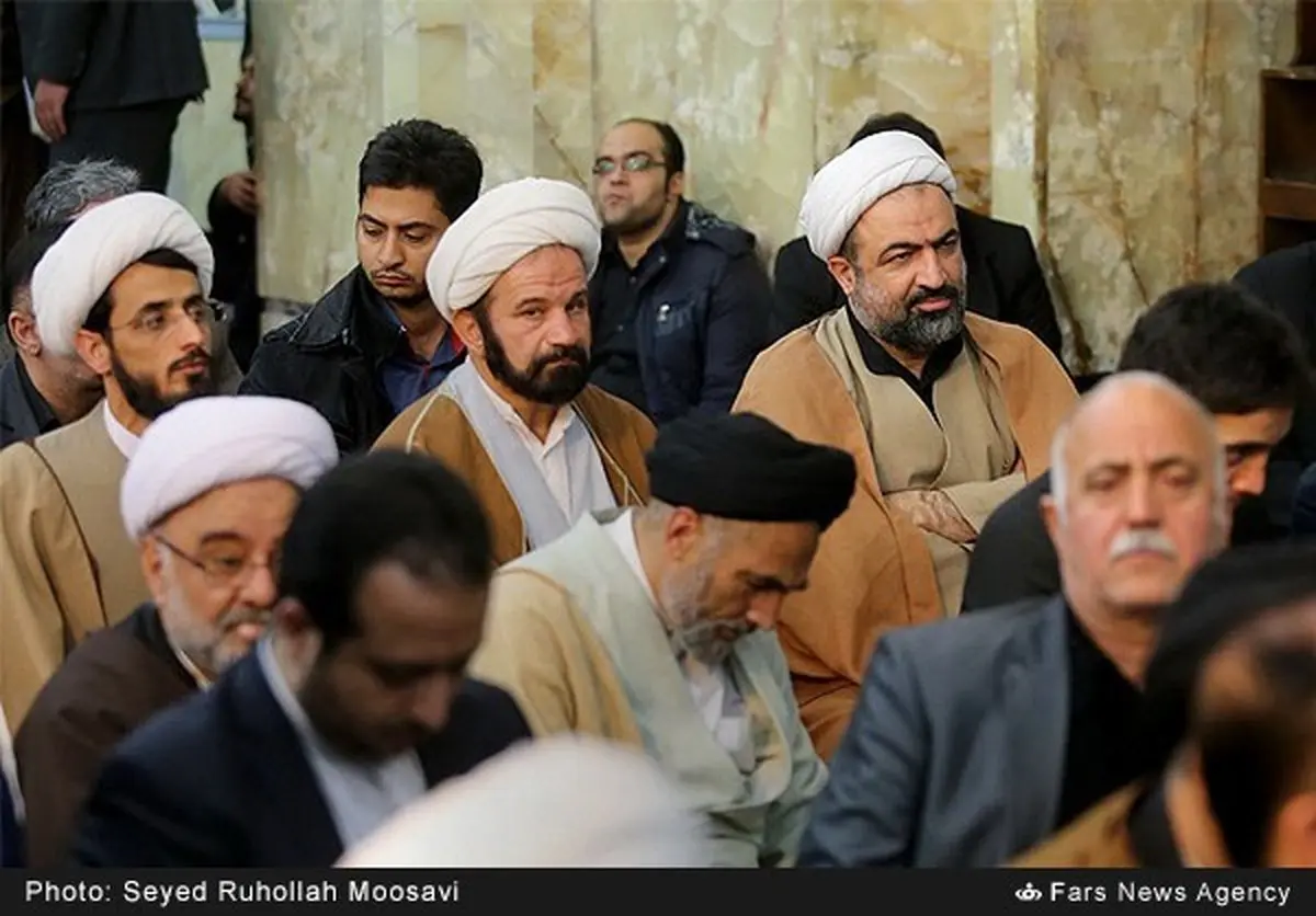 حمید رسایی در مراسم ترحیم مادر رییس جمهور /عکس