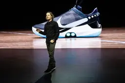 کتانی نایک مجهز به حسگر هوشمند اندازه‌گیر شد! + عکس