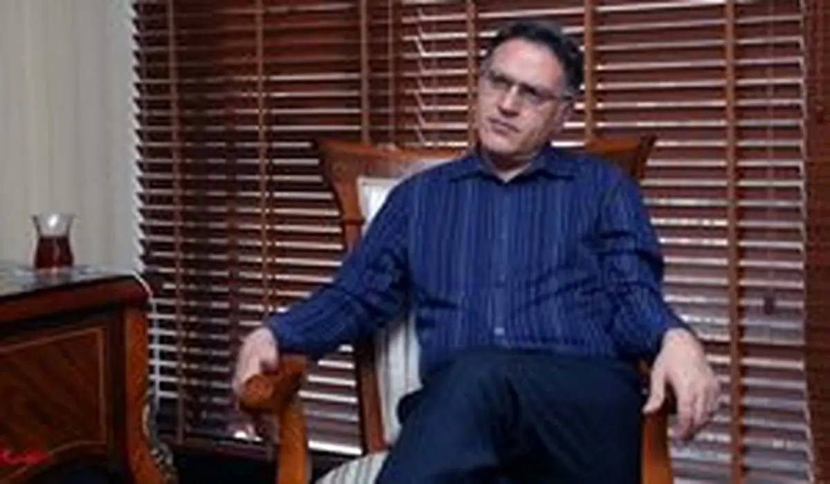 ساختار اصلاح‌طلبان مانند عمارتی ماسه‌ای درحال فروریختن است/ اصلاح‌طلبان از مردم به عنوان ابزار برای نجات خود بهره بردند