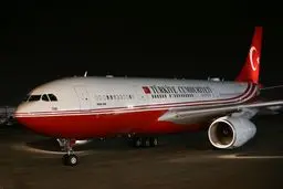 داوود اغلو با چه هواپیمایی وارد تهران شد؟/ عکس