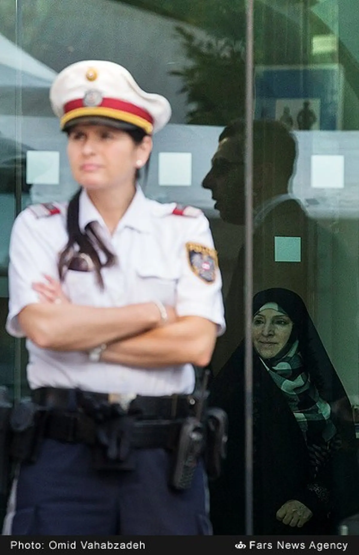 مرضیه افخم در هتل محل مذاکرات/ عکس