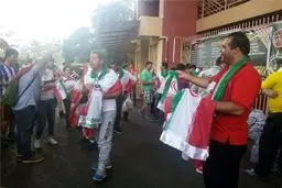 هواداران تیم ملی فوتبال پشت در استادیوم تانکو عبدالرحمن+ تصاویر
