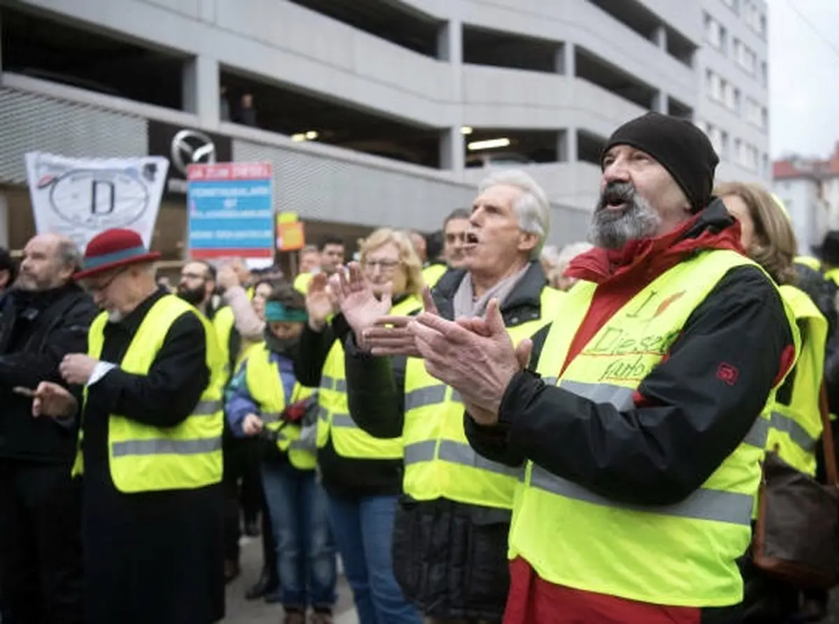 جلیقه زردهای آلمانی در اشتوتگارت/ تصاویر