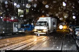 تصاویری از بارش برف و تگرگ در تهران