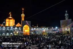 گلباران حرم رضوی در شب میلاد امام جواد‎(ع) / تصاویر