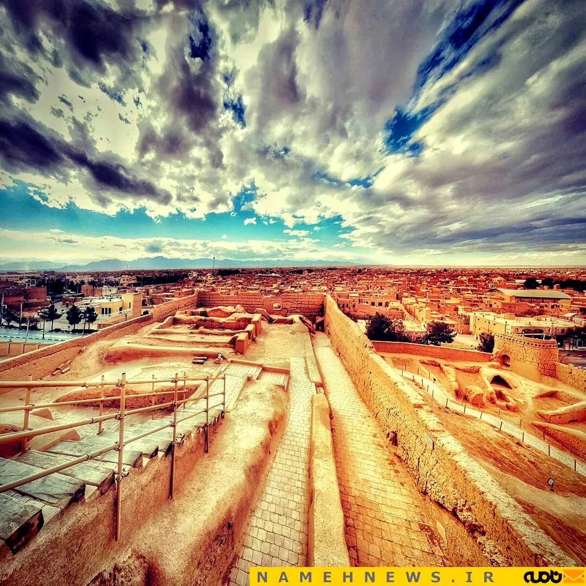 نمایی بسیار زیبا و دیدنی از شهر تاریخی میبد/ عکس