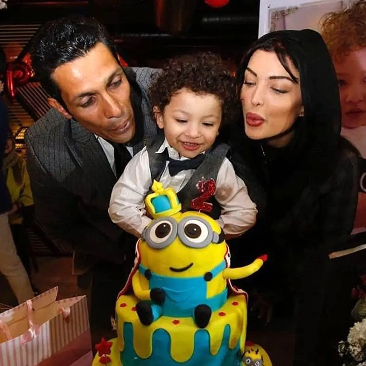 عکس تولد دیاکو پسر سپهر حیدری در رستوران خواننده مشهور