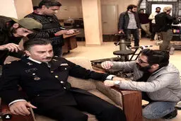 نوید محمدزاده و نیما جاویدی (کارگردان) در پشت صحنه سرخپوست