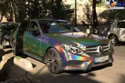 بنز کلاس E با رنگی خاص در خیابان های پایتخت/عکس