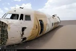 بقایای هواپیماهای نظامی آمریکا در صحرای طبس/تصاویر